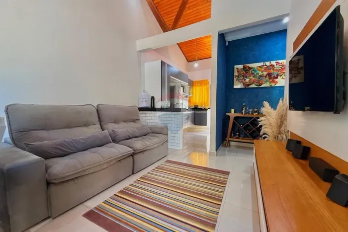 Casa moderna à venda com piscina na Rasa