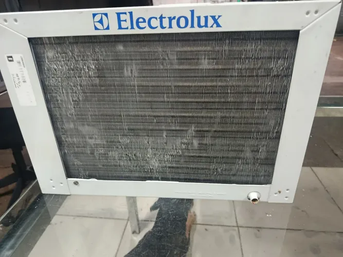 Ar condicionado de janela Eletrolux super conservado
