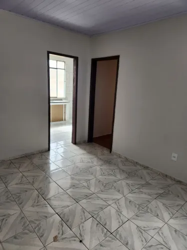 Apartamento para Locação no Centro de Barbacena | 2 Quartos, 1 Suíte e Garagem.