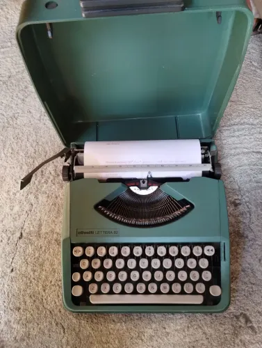 Máquina de Escrever Olivetti 