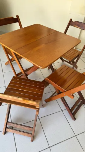 Mesa 4 cadeiras dobrável