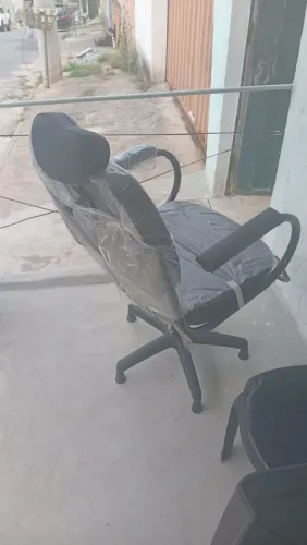 Vendo cadeira pra salão NOVA comodidade e segurança.