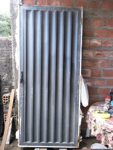 Porta galvanizada