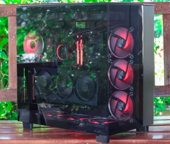 i7 13700KF - 32GB - RX 9070XT