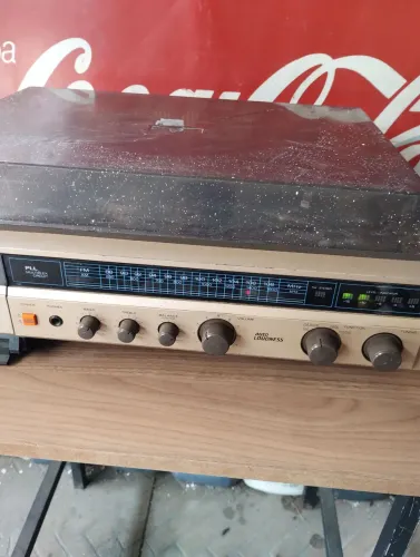 Aparelho de som Philco Hitachi ( para retirar peças)