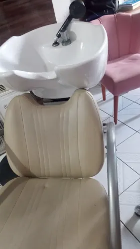 Lavatório cuba  de porcelana,e cadeira de maquiadora