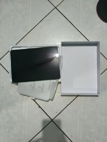 Xiaomi Pad 7 256GB 8GB RAM, semi-novo, muito conservado.