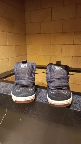 Tênis Vans Preto e Cinza Cano Alto