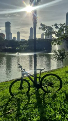 Bicicleta Oggi Semi Nova, aro 29. Marcha Shimano. Retirada do Setor Bueno