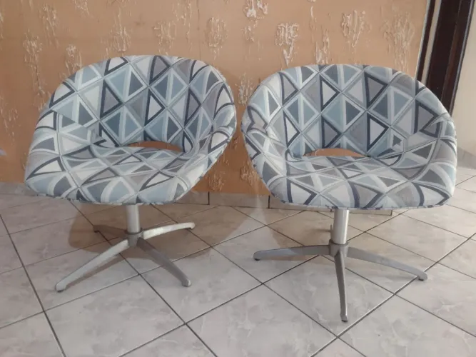Vendo duas poltronas