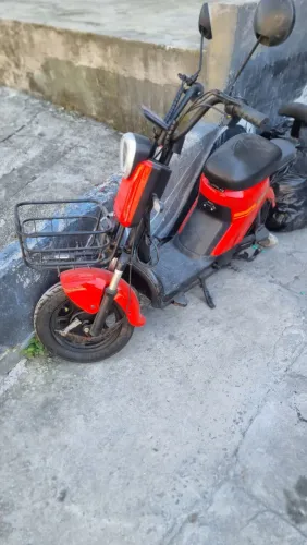 Moto elétrica modelo scooter keen 