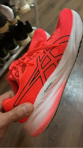 Tennis Asics número 42 Gel pulse 