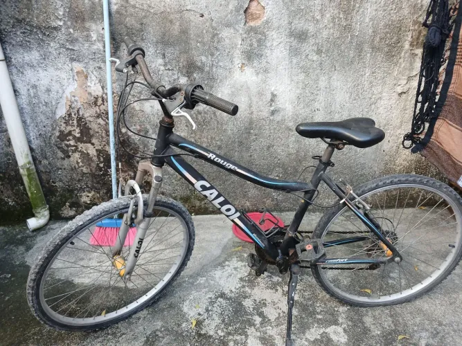 Bicicleta Caloi Aro 26 - 21 Marchas Rouge 2016 Lazer Preta e Rosa