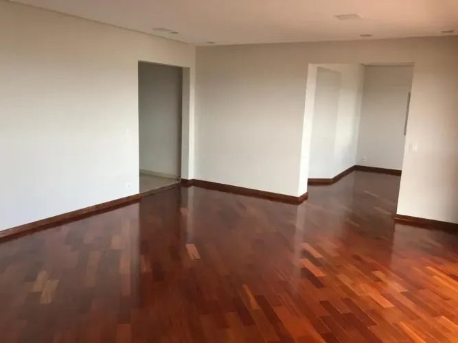 Locação  Edifício Europa | 210 m² | 3 Vagas | Vista Panorâmica 180º