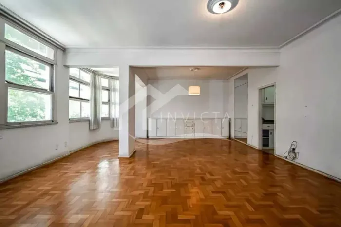 MARAVILHOSO APARTAMENTO 4 QUARTOS PRÓXIMO A LAGOA !