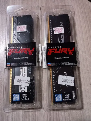 2 Memórias DDR4 16GB FURY
