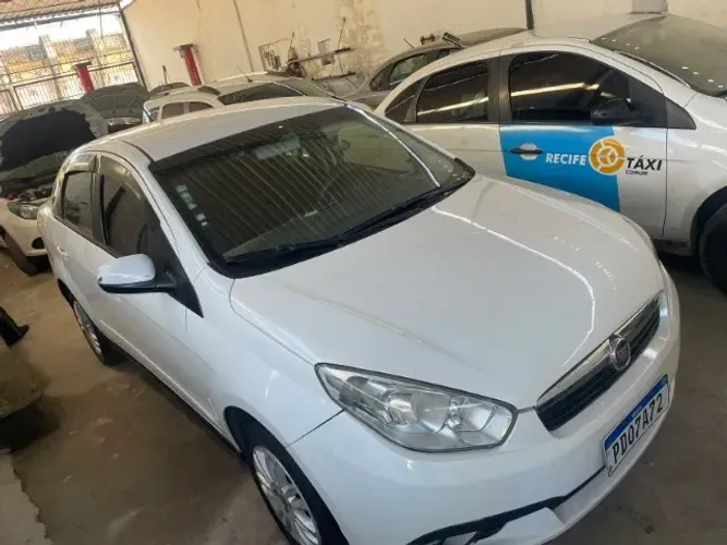 Fiat Grand Siena Tetrafuel 1.4 EVO F. Flex 8V 2016
