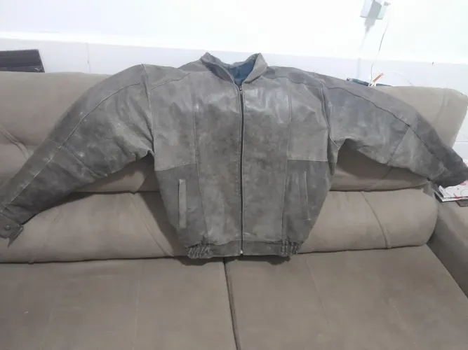 Blusa de couro legítimo