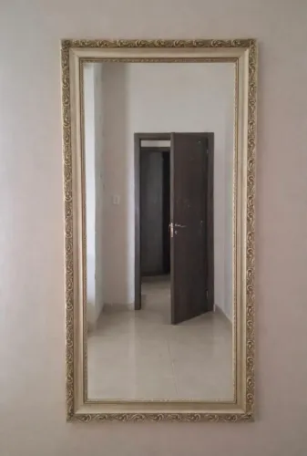 Vendo lindo espelho com linda moldura