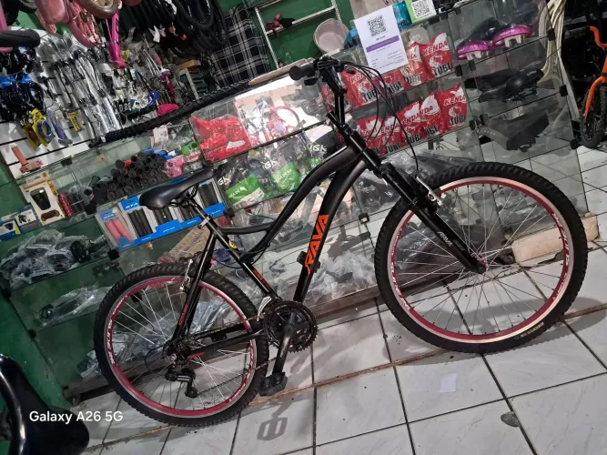 BICICLETA ARO 26 RAVA ALUMÍNIO SEMINOVA COM AROS AEROS COMPLETOS