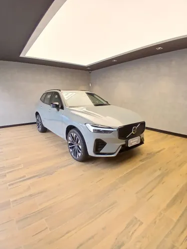 Volvo XC-60 T-8 Ultra Dark 2.0 AWD (híbrido) 2026