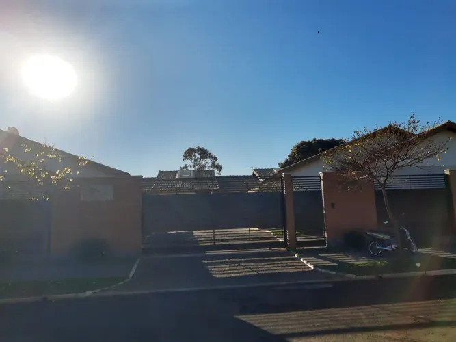 PARA LOCAÇÃO  UMA LINDA CASA EM CONDOMÍNIO FECHADO 