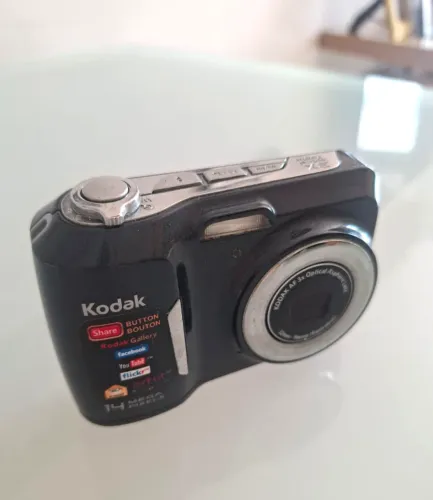 Câmera Kodak EasyShare C183 na cor preta em bom estado
