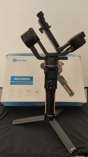 Estabilizador Gimbal Feiyutech AK2000C para Câmeras DSLR e Mirrorless