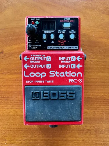 Pedal Boss RC-3 Loop Station - Looper com Ritmos. Fonte original