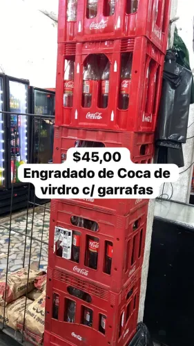 Engradado Coca-Cola com garrafas
