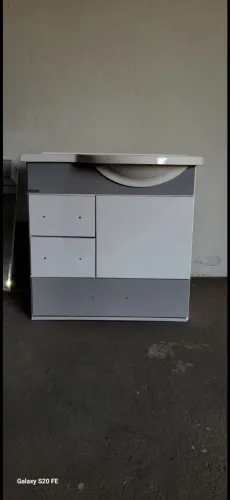 Armário com espelheira