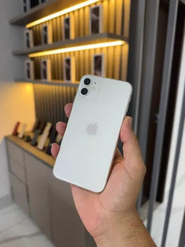 iPhone 11 64 gigas Face ID off branco