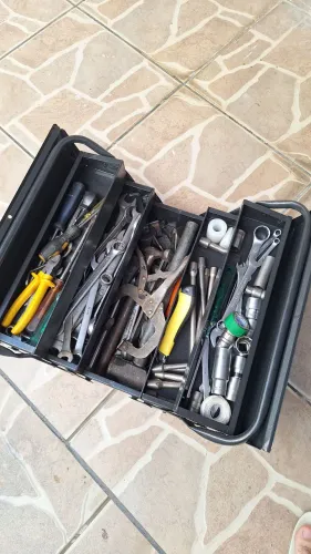 Vendo caixa de ferramentas 