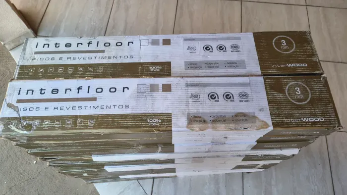 PISO VINÍLICO INTERFLOOR INTERWOOD - CARVALHO RÚSTICO WR301