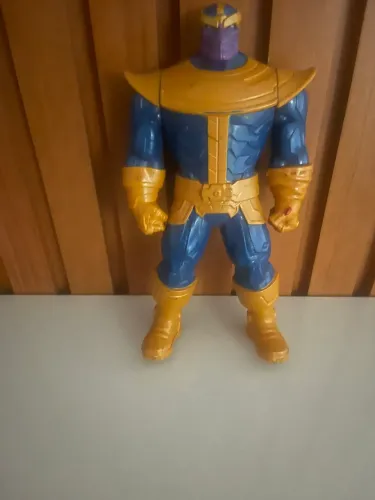 Boneco Thanos