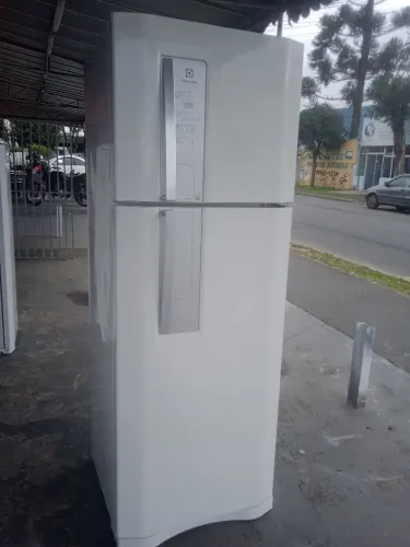 Geladeira Electrolux Frost Free df52 