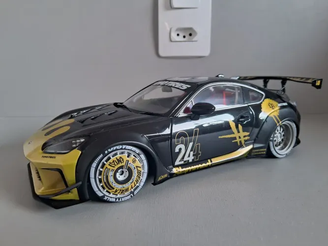 Miniatura 1:18 Solido Toyota Liberty Walk