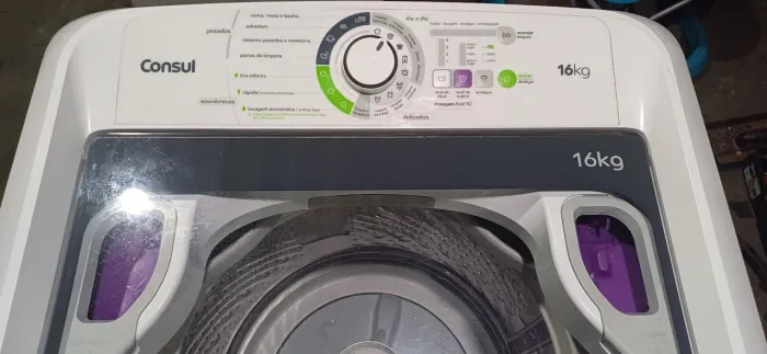 Máquina de lavar roupas cônsul