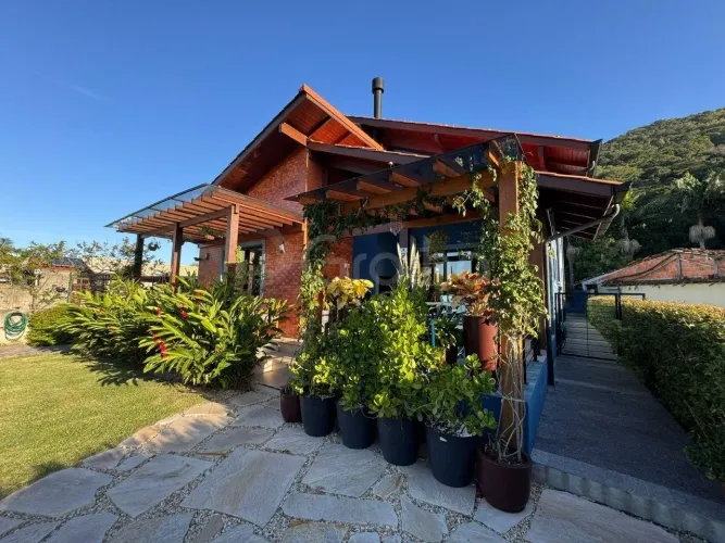 Casa para Venda em Florianópolis, Costa de Dentro, 5 dormitórios, 4 suítes, 6 banheiros, 3