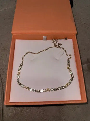 Colar de prata, banhado a ouro com cristais 