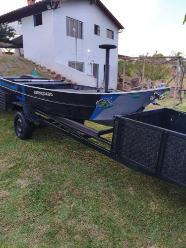 Conjunto Barco Abençoado BOAT e Carretinha Rodoviária com alongador de placa