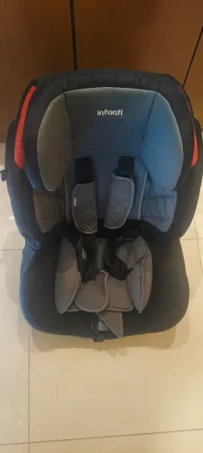 Cadeirinha infantil (Grupo I) 9 - 18Kg