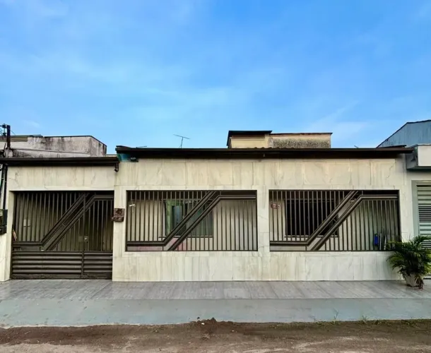 CASA A VENDA NA CIDADE OPERÁRIA