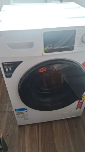 Vende-se lava e seca
