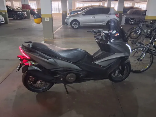 Kymco AK 550 I
