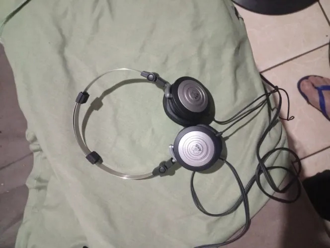Fone profissional AKG