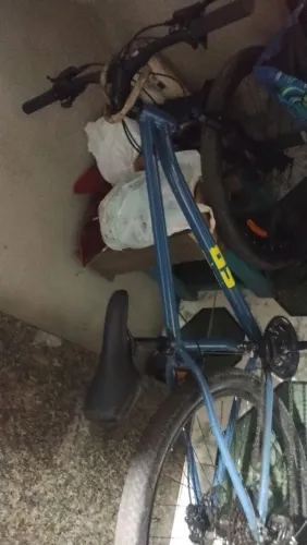 Vendo uma Bicicleta. 