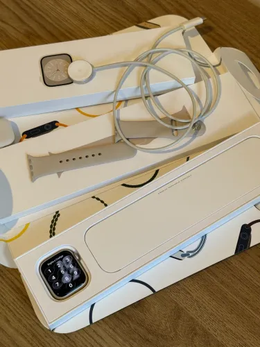 Apple Watch SERIES 8 Starlight Aluminum 41MM