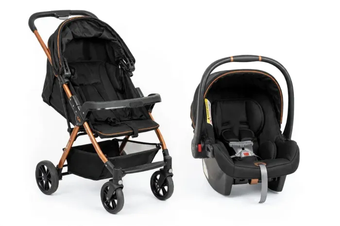 Carinho pra bebê e bebê conforto 