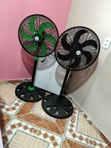 Ventilador pedestal grande novo na caixa